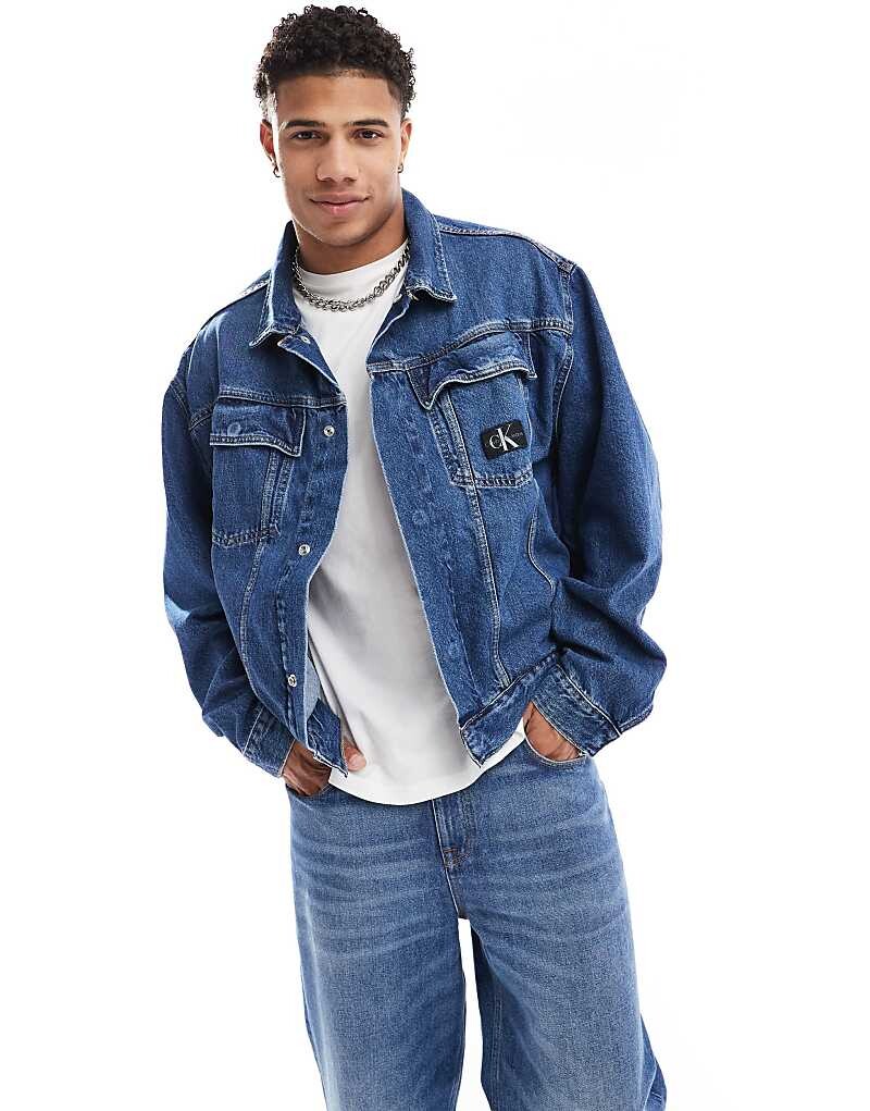 

Темная джинсовая куртка свободного кроя Calvin Klein Jeans