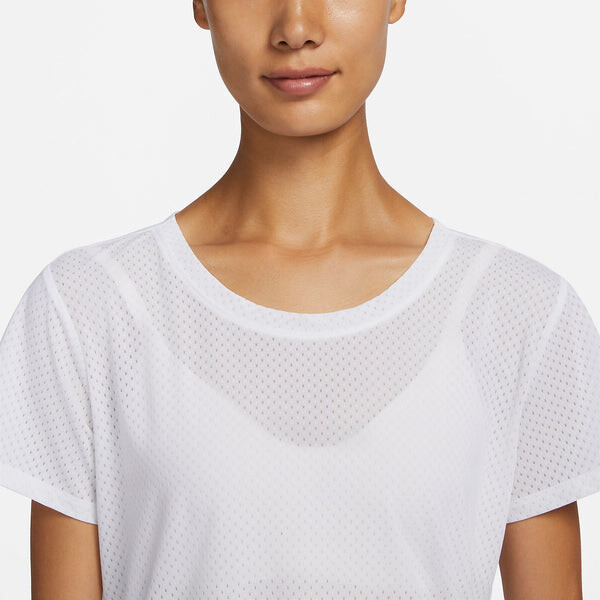 Футболка (WMNS) Nike Dri-Fit One Breathe T-shirt 'White', белый — фото 3
