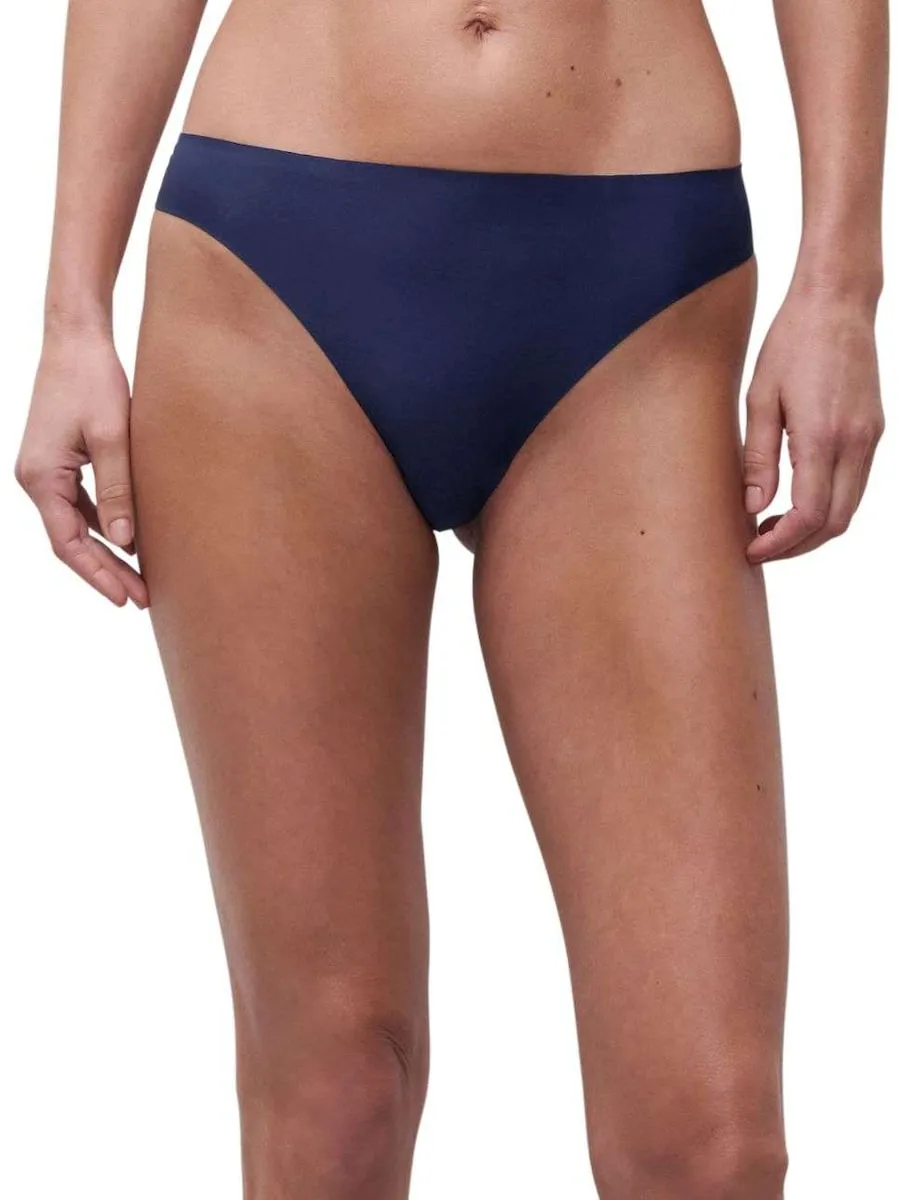 

Бесшовное белье танга с эффектом второй кожи из коллекции SoftStretch Chantelle, темно-синий