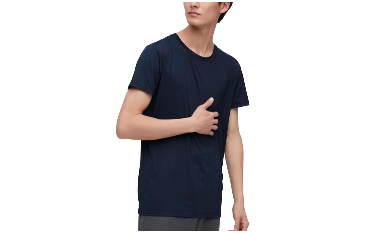 

Футболка мужская темно-синяя Uniqlo, темно-синий