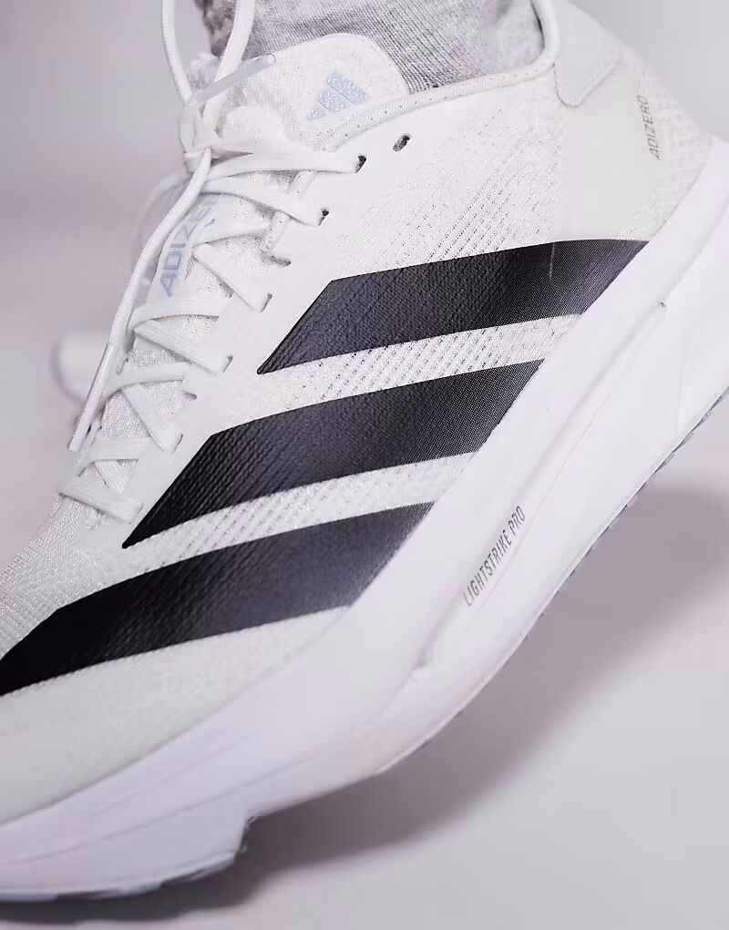 Кроссовки Adidas Running Adizero SL2 белого и черного цветов — фото 4