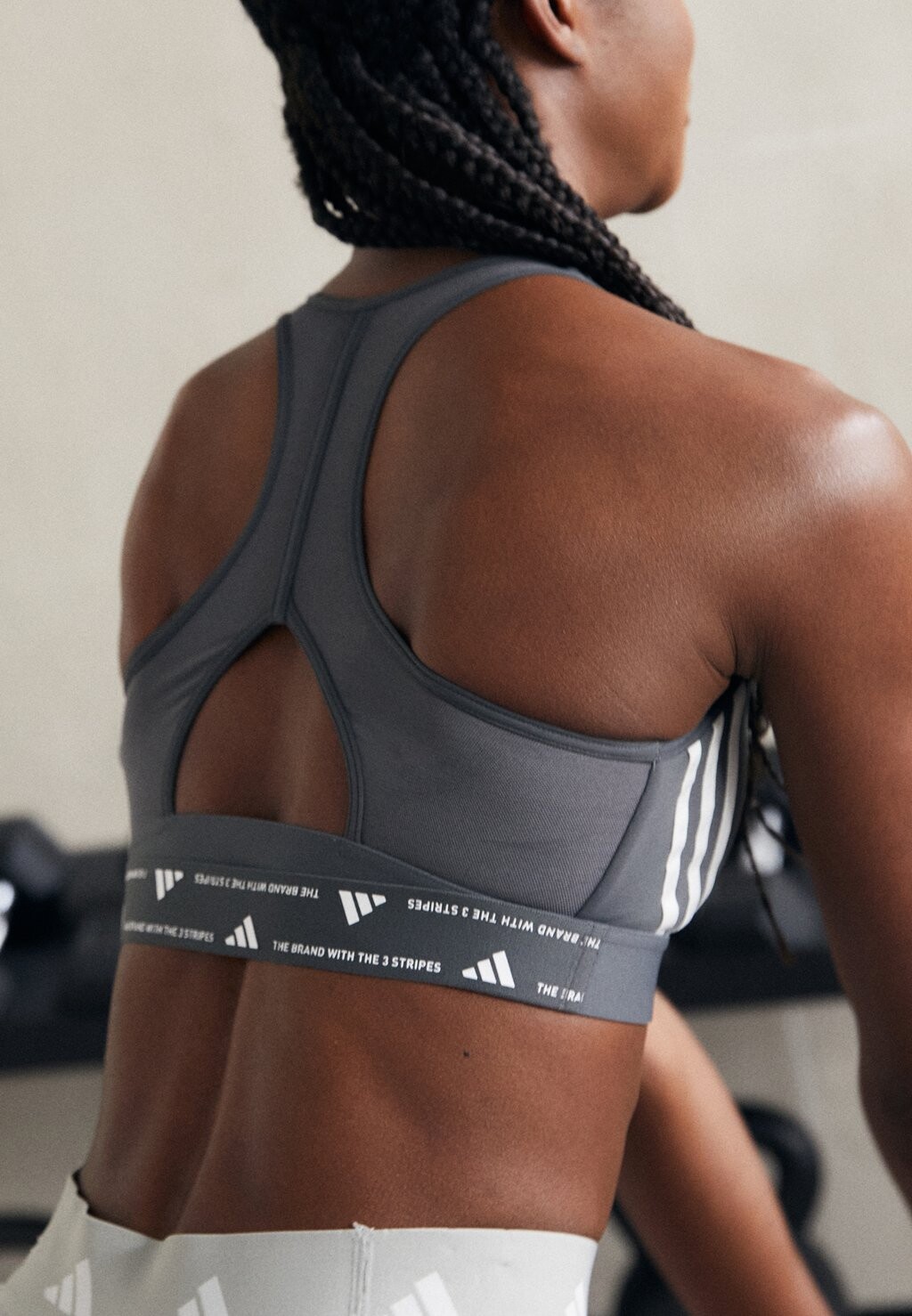 

Спортивный бюстгальтер средней поддержки adidas Performance, цвет grey six/white