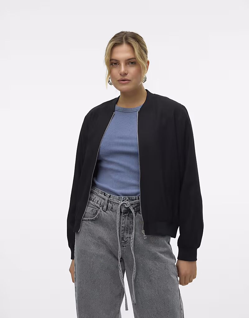 

Куртка-бомбер Vero Moda черного цвета