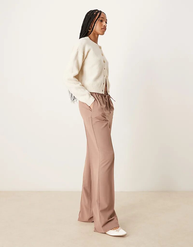 

Высокие брюки-карандаш из норки ASOS DESIGN