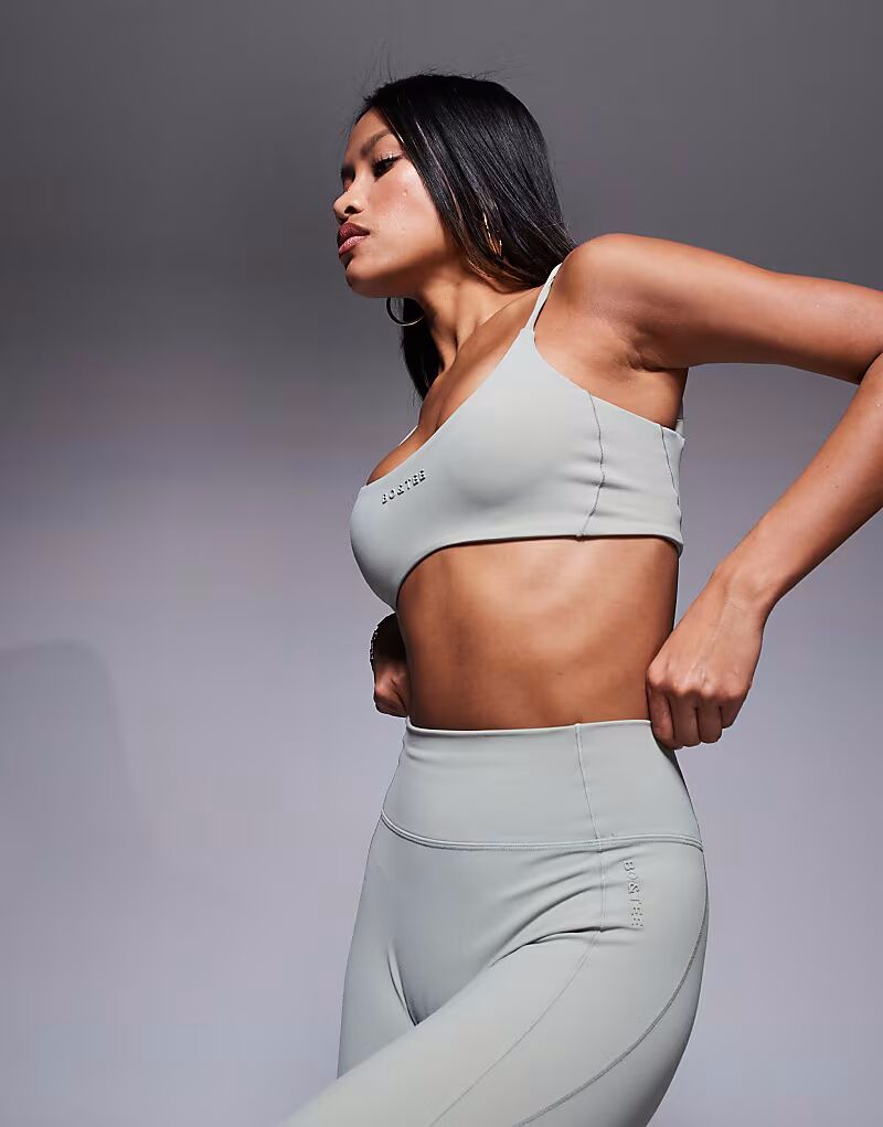 

Спортивный бюстгальтер Bo+Tee в цвете Mineral Soft Olive
