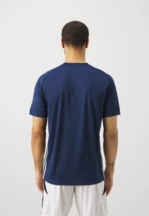 Футболка мужская tiro25 essentials с принтом Adidas Performance, Team Navy/Red — фото 3