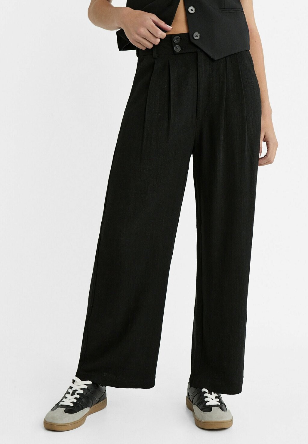 

Тканевые брюки WIDE-LEG Stradivarius, черный