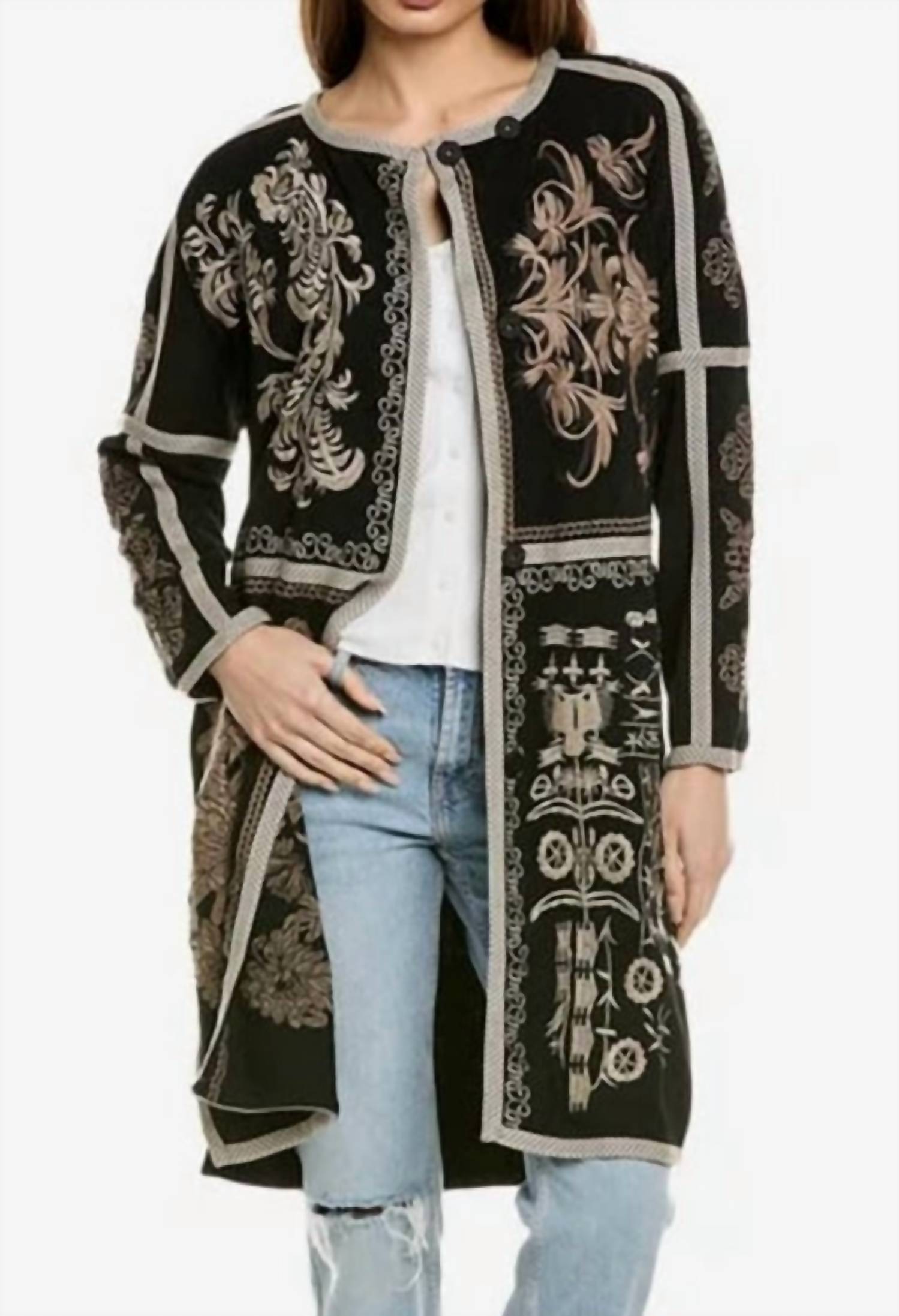 

Бия Бокси Свитер Мила в черном цвете Johnny Was