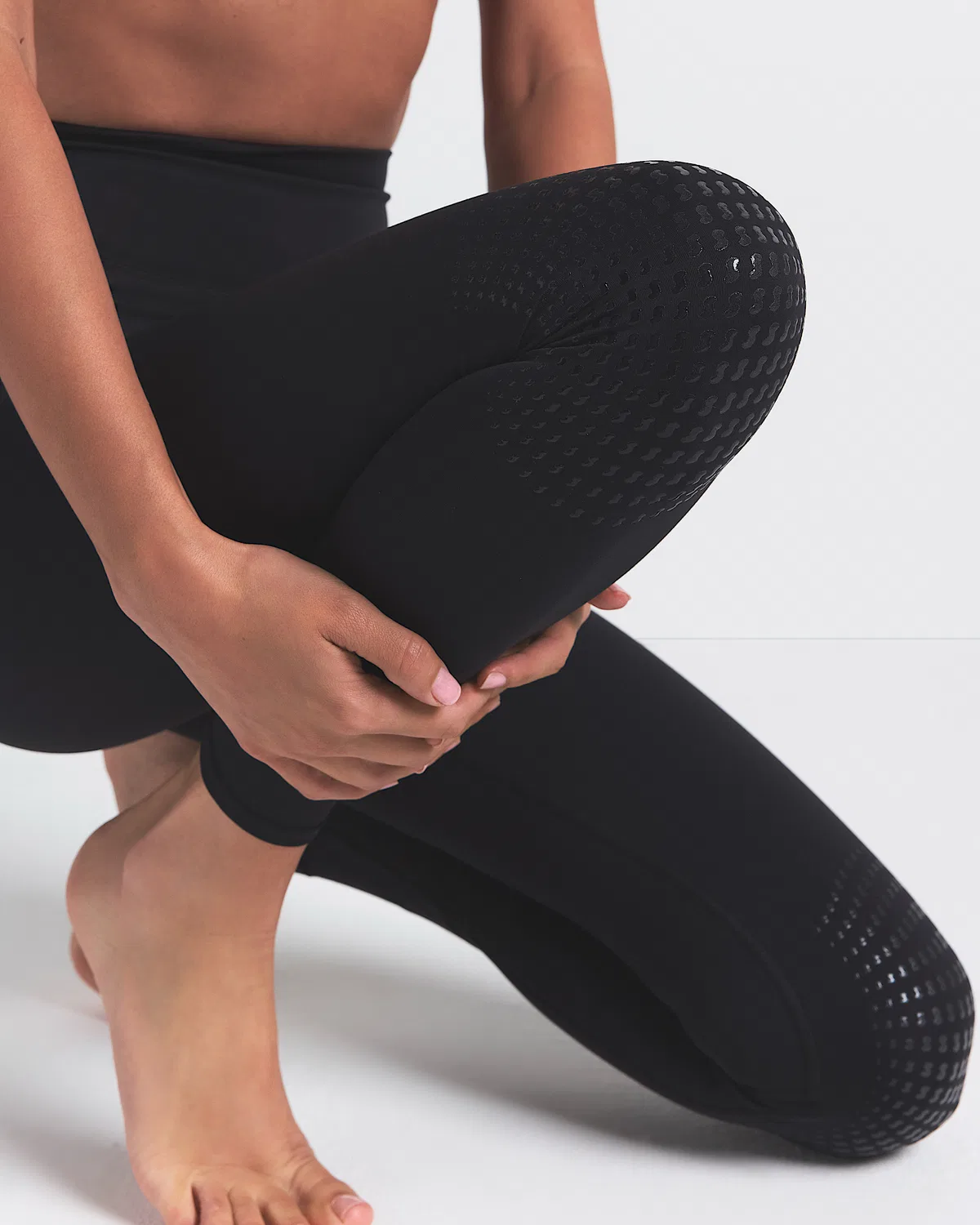Женские леггинсы NikeSKIMS Matte с высокой посадкой, длиной 26" и накладками на коленях, NSKM Obsidian — фото 3
