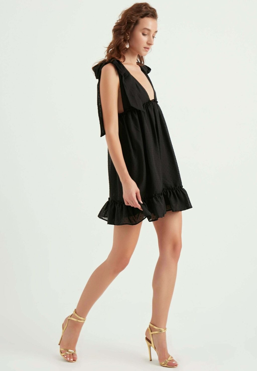 

Дневное платье RUFFLE DRESS Chiquelle, черный