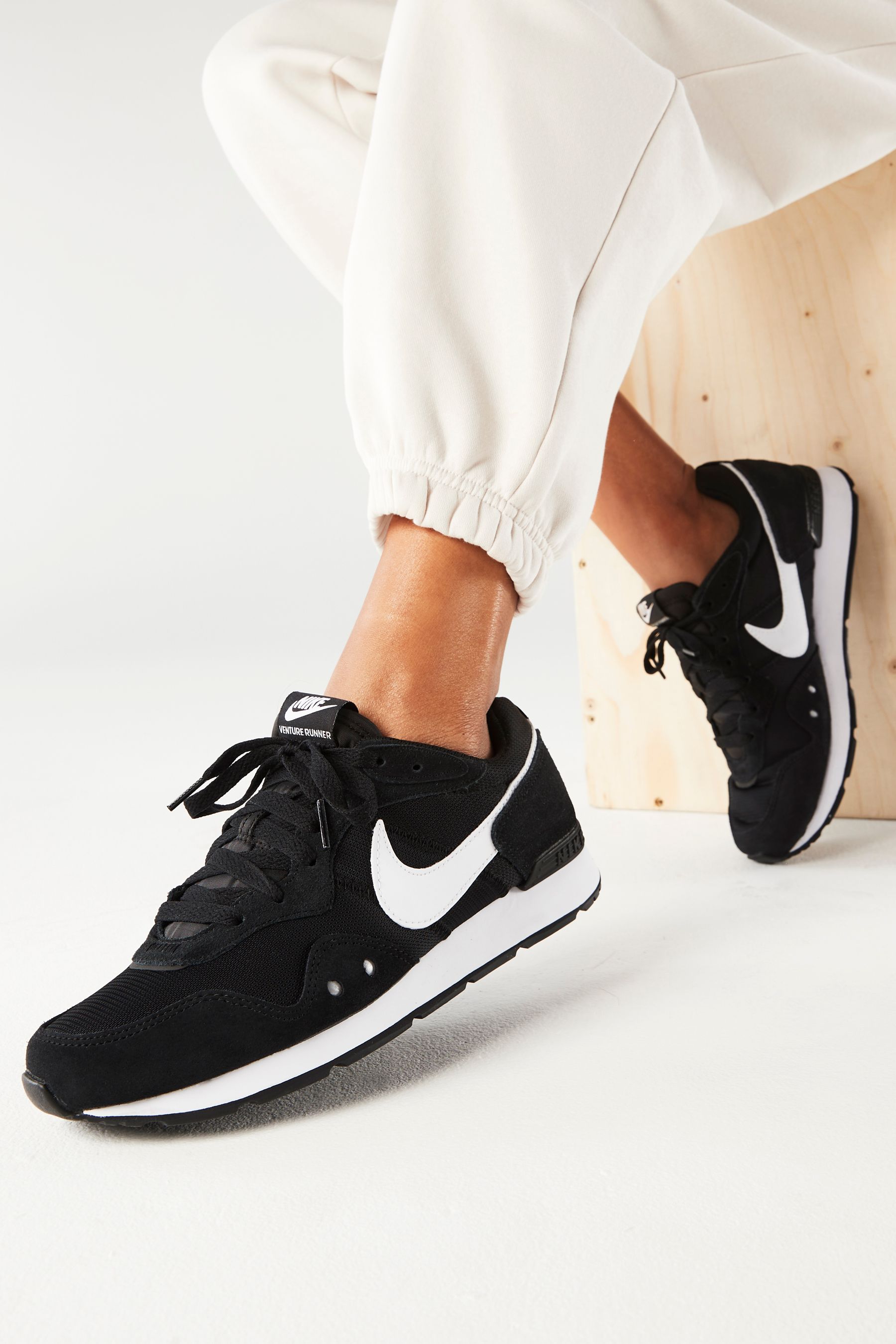 Венчурные кроссовки Nike, черный