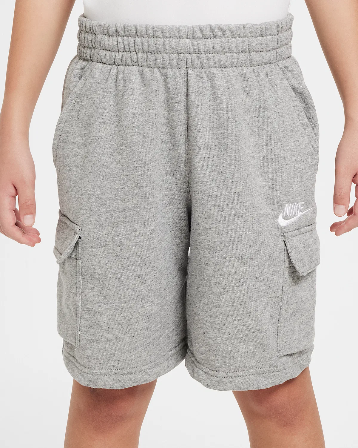 Детские шорты карго Nike Sportswear Club из французского футера, Dark Grey Heather/Base Grey/White — фото 2