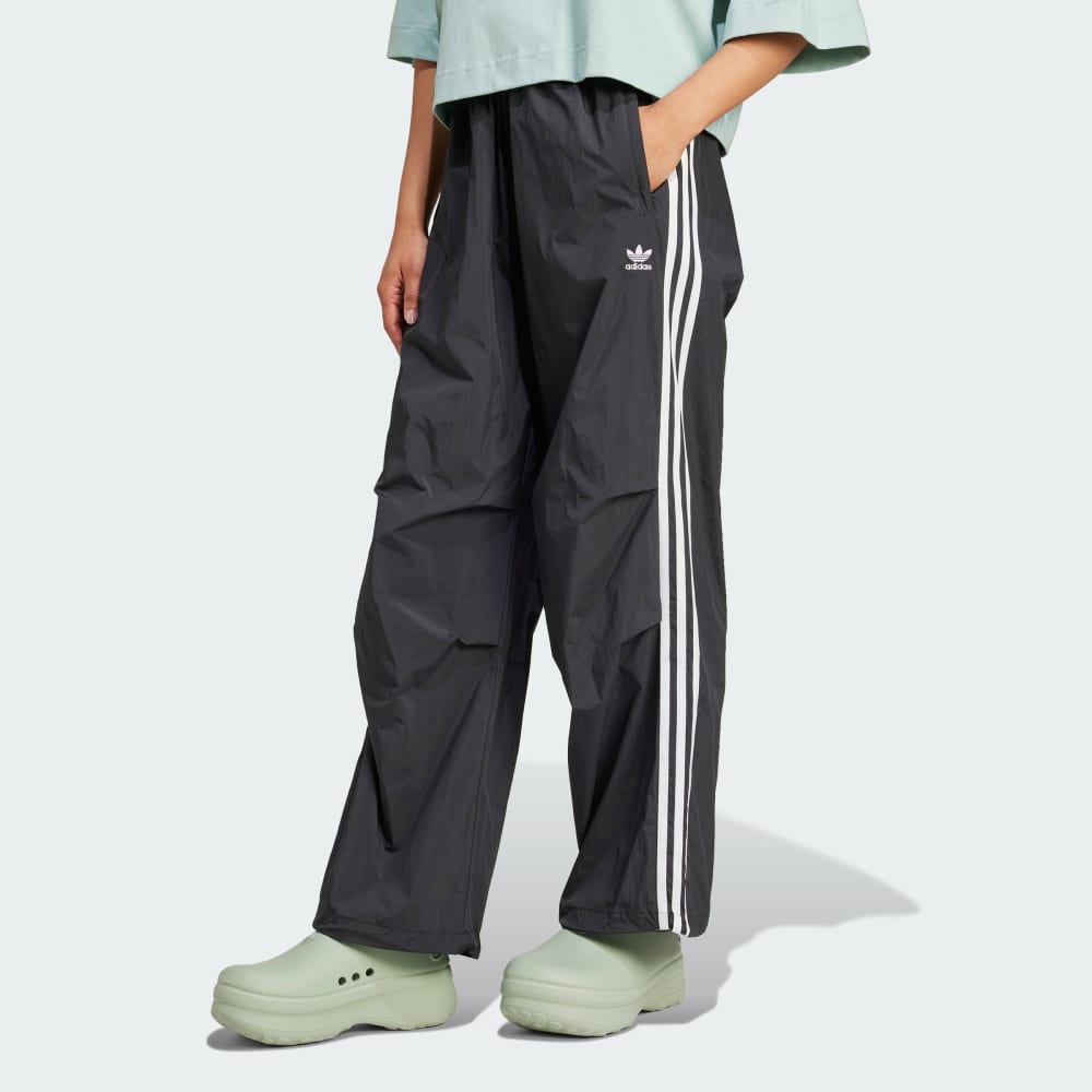 

Спортивный костюм Adidas 3-Stripes Woven Parachute Pants, черный