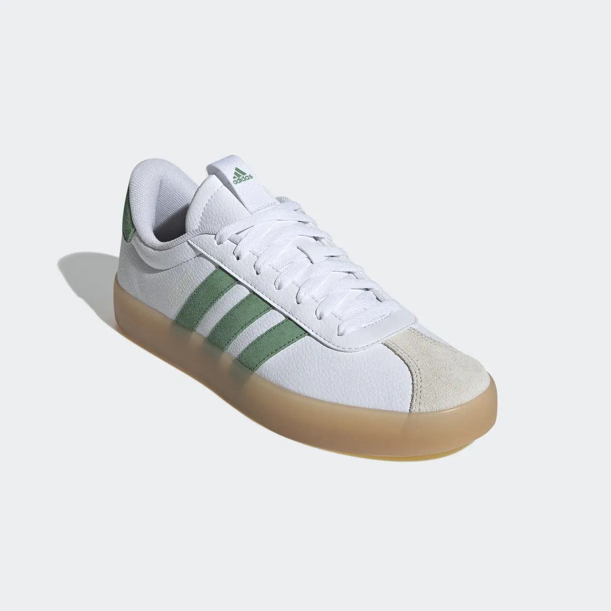 

Кроссовки Adidas Sportswear "VL COURT 3.0", дизайн по стопам Adidas Samba, цвет Cloud White / Preloved Green / Aluminium