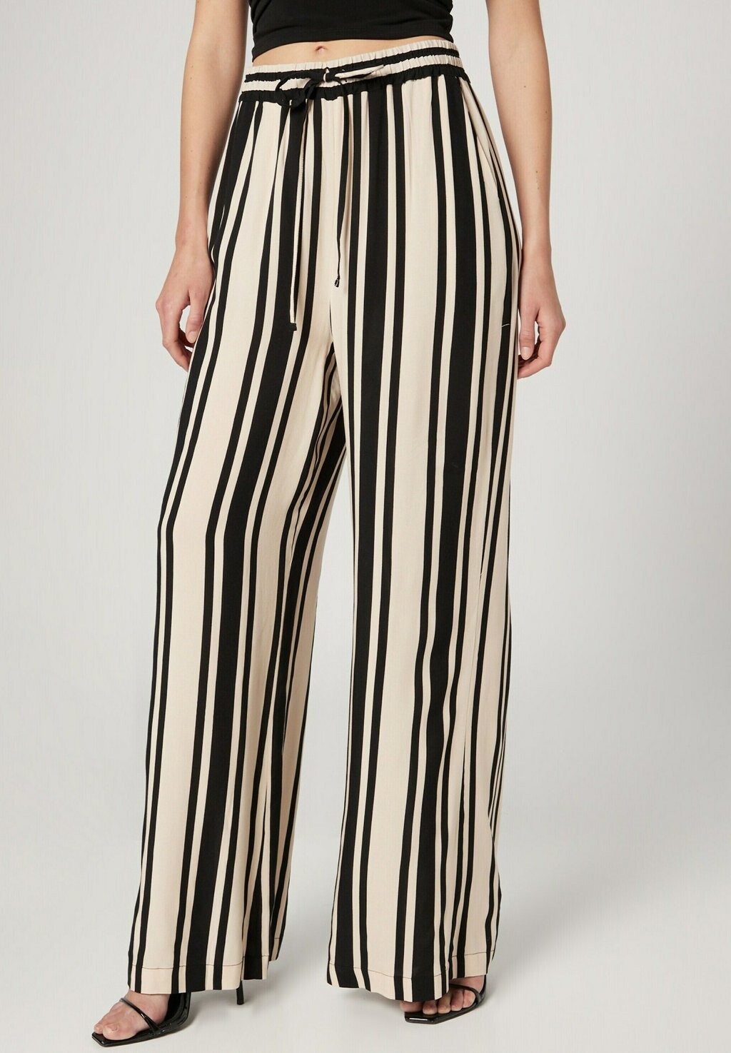 

Брюки HELLEN Guido Maria Kretschmer Collection, цвет weiß schwarz