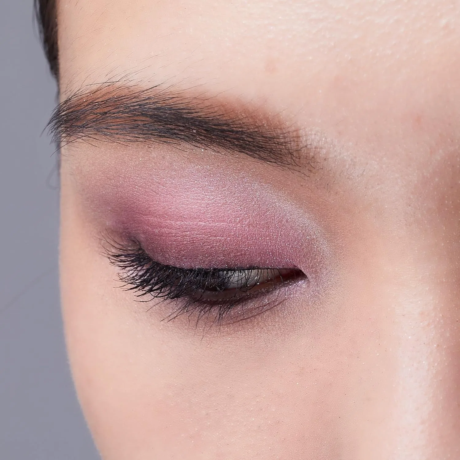 Палетка теней для век Sophie & Mira Pertesia Basic Eyeshadow Palette — фото 4
