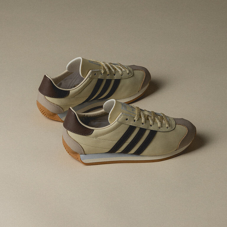 

Кроссовки Country Og W Adidas, цвет sand/earth strata/wonder beige