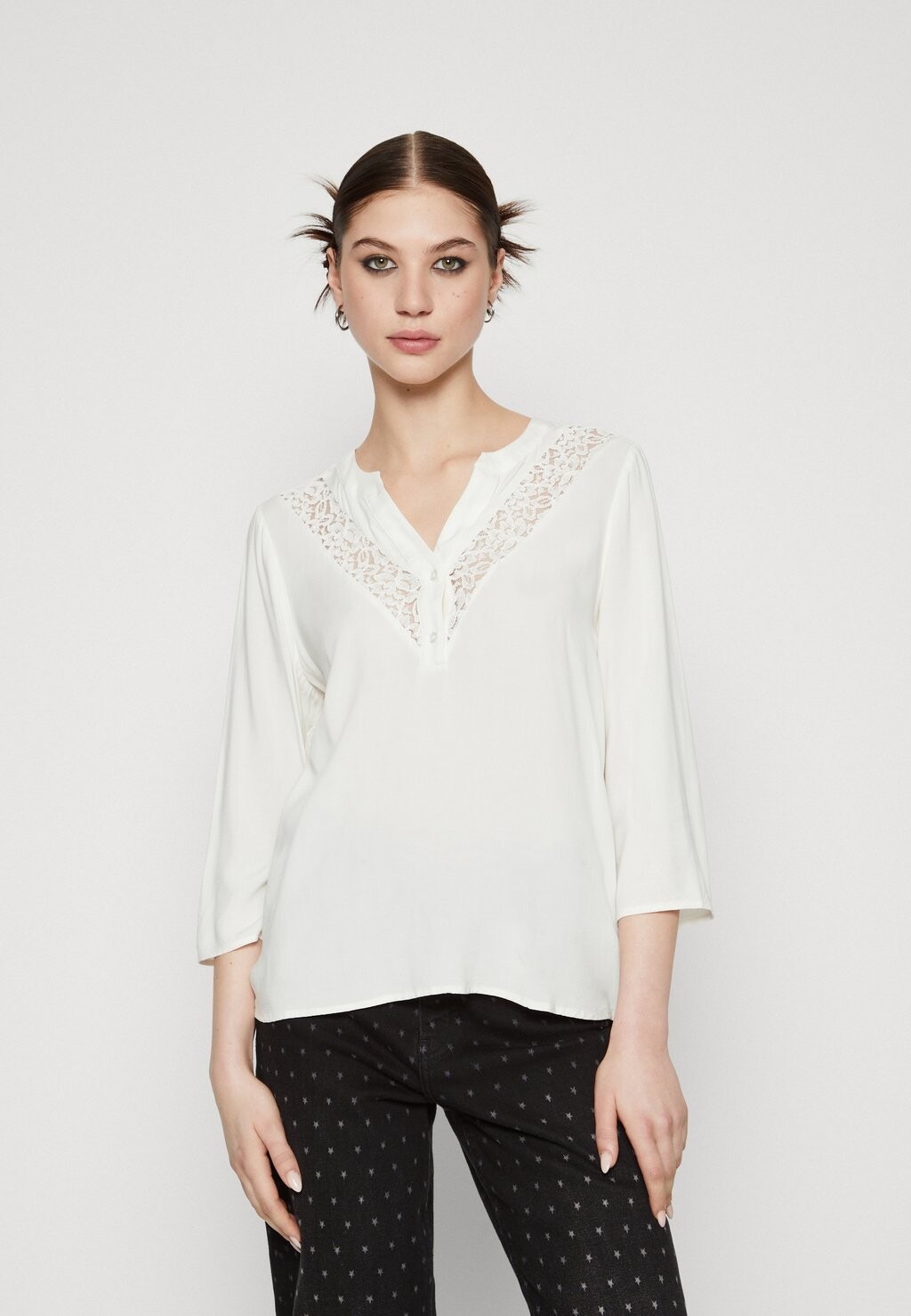 

Топ с длинными рукавами VMLILOU V NECK SHIRT Vero Moda, цвет cloud dancer