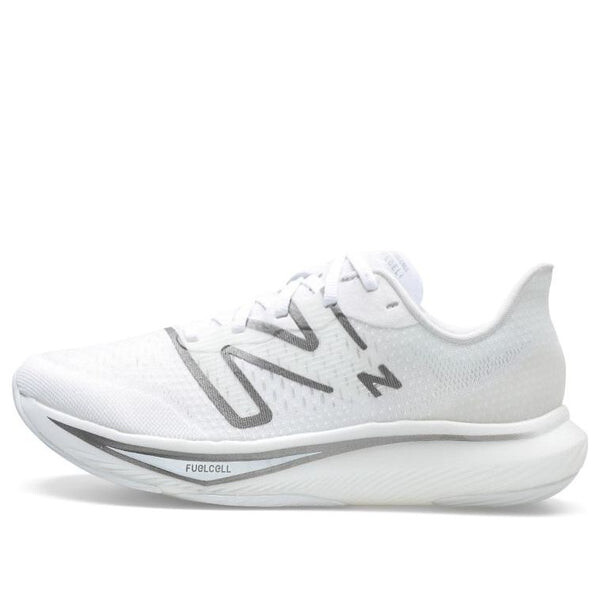 

Кроссовки fuelcell rebel v3 New Balance, белый