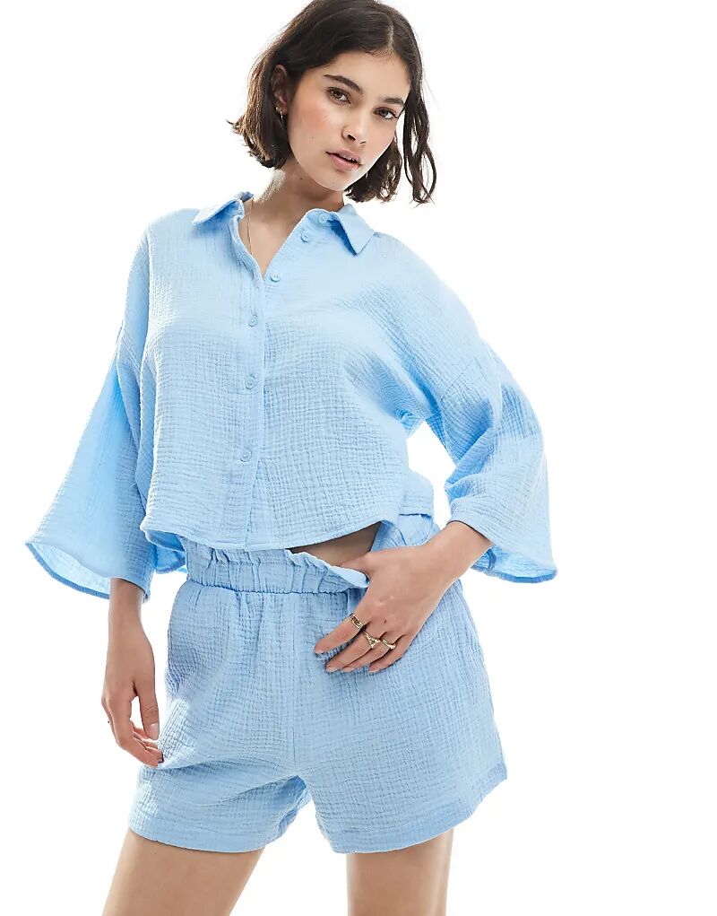 

Укороченная фактурная рубашка Vero Moda пастельно-голубого цвета — LBLUE