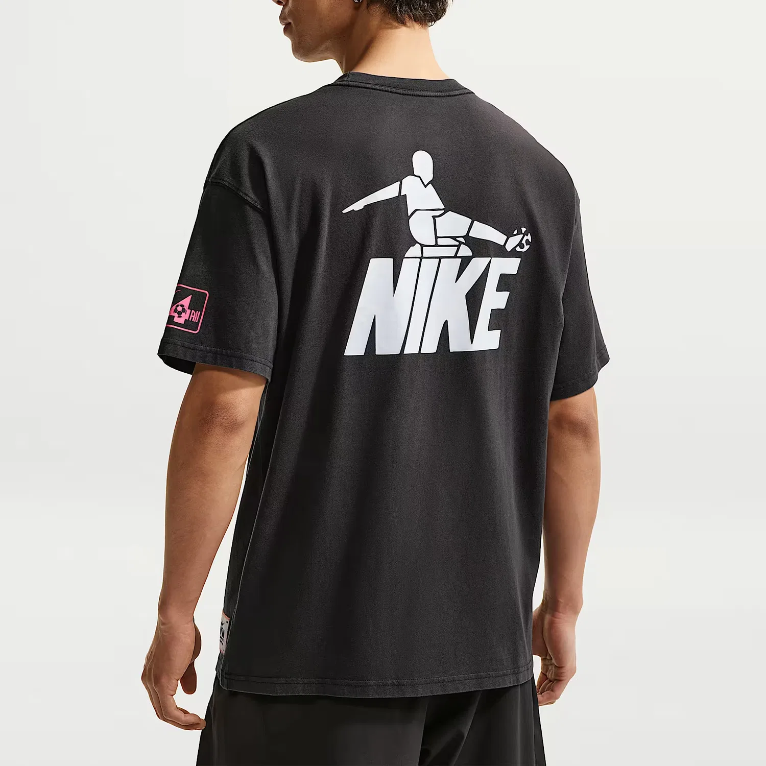 Футболка Nike Sportswear серая с черным — фото 4