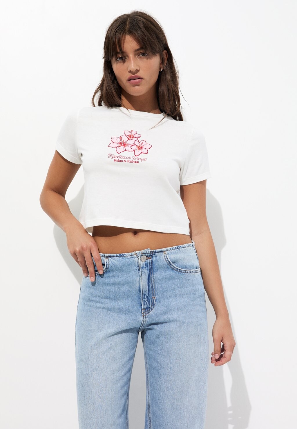 

Рубашка с принтом SHORT SLEEVE FLORAL PULL&BEAR, белый