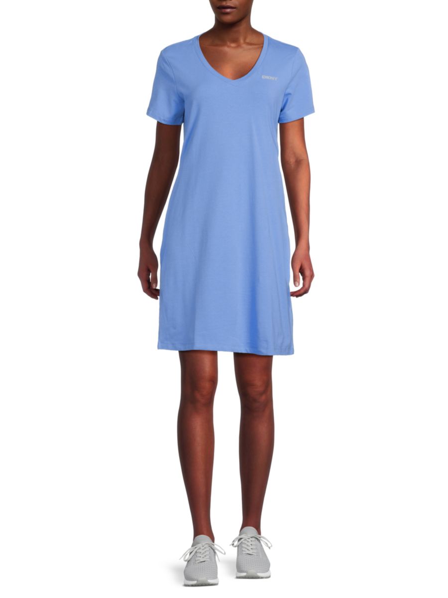 

Платье-футболка с V-образным вырезом и заклепками-логотипом DKNY, цвет Cornflower