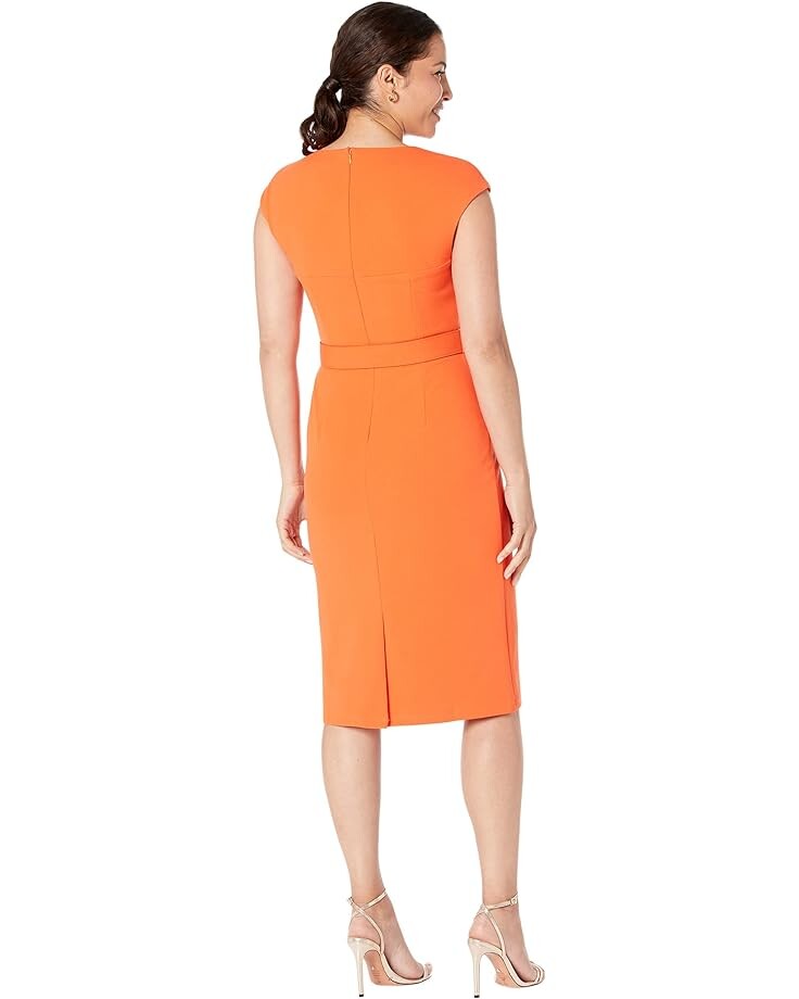 

Платье Maggy London Square Neck Midi Dress, цвет Tigerlily