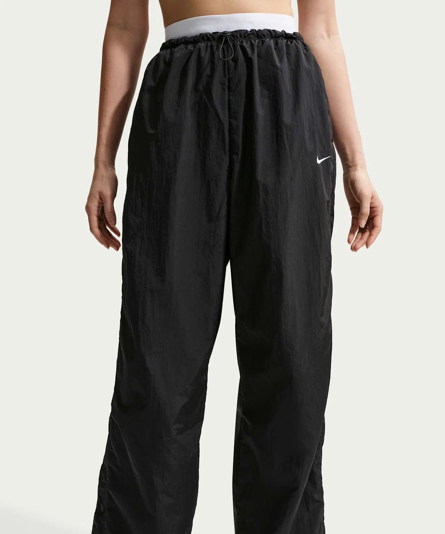Женские брюки Nike Sportswear Loose High-Waisted Parachute — фото 3