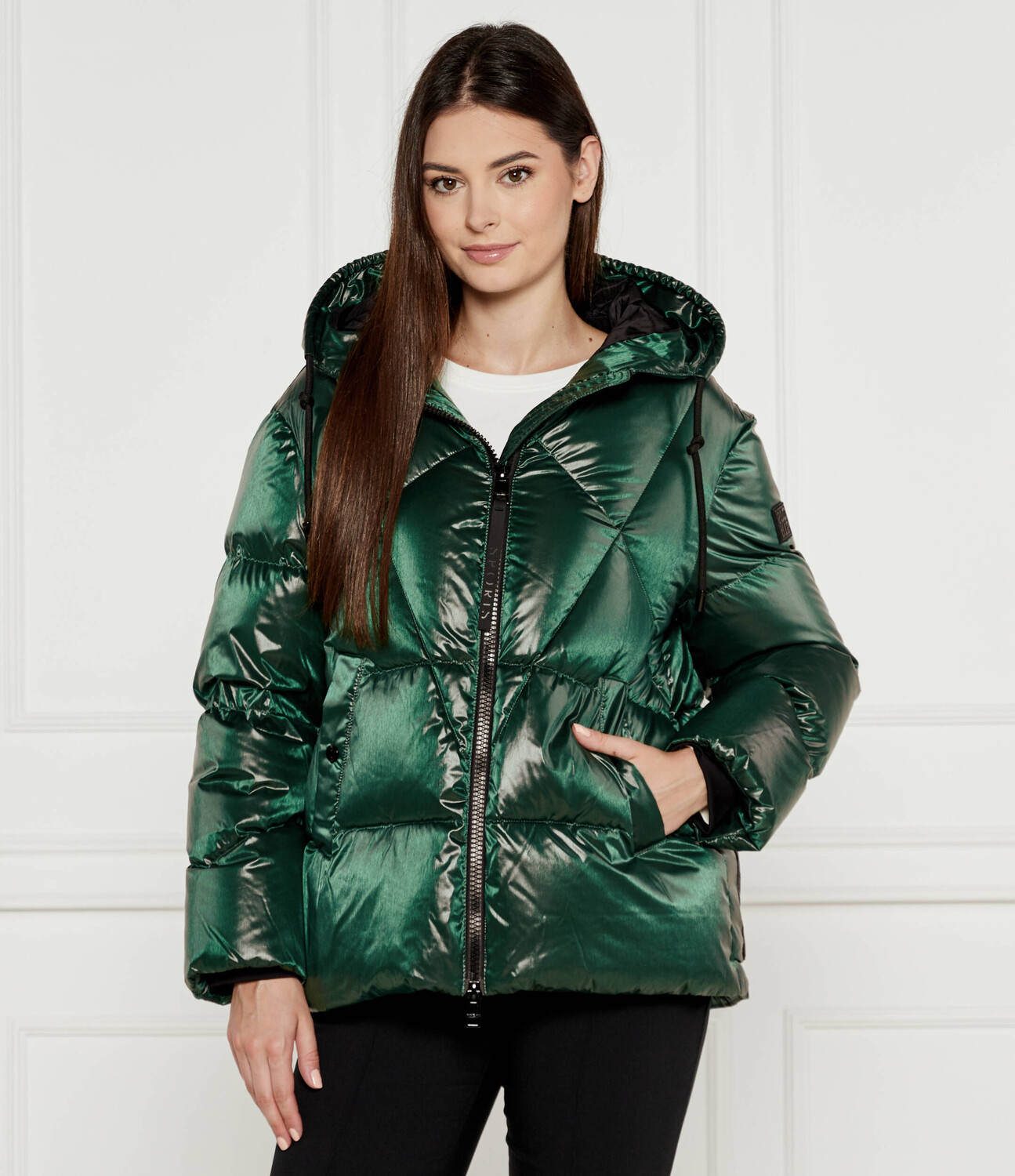 

Куртка Marc Cain Regular Fit, цвет verde bottiglia