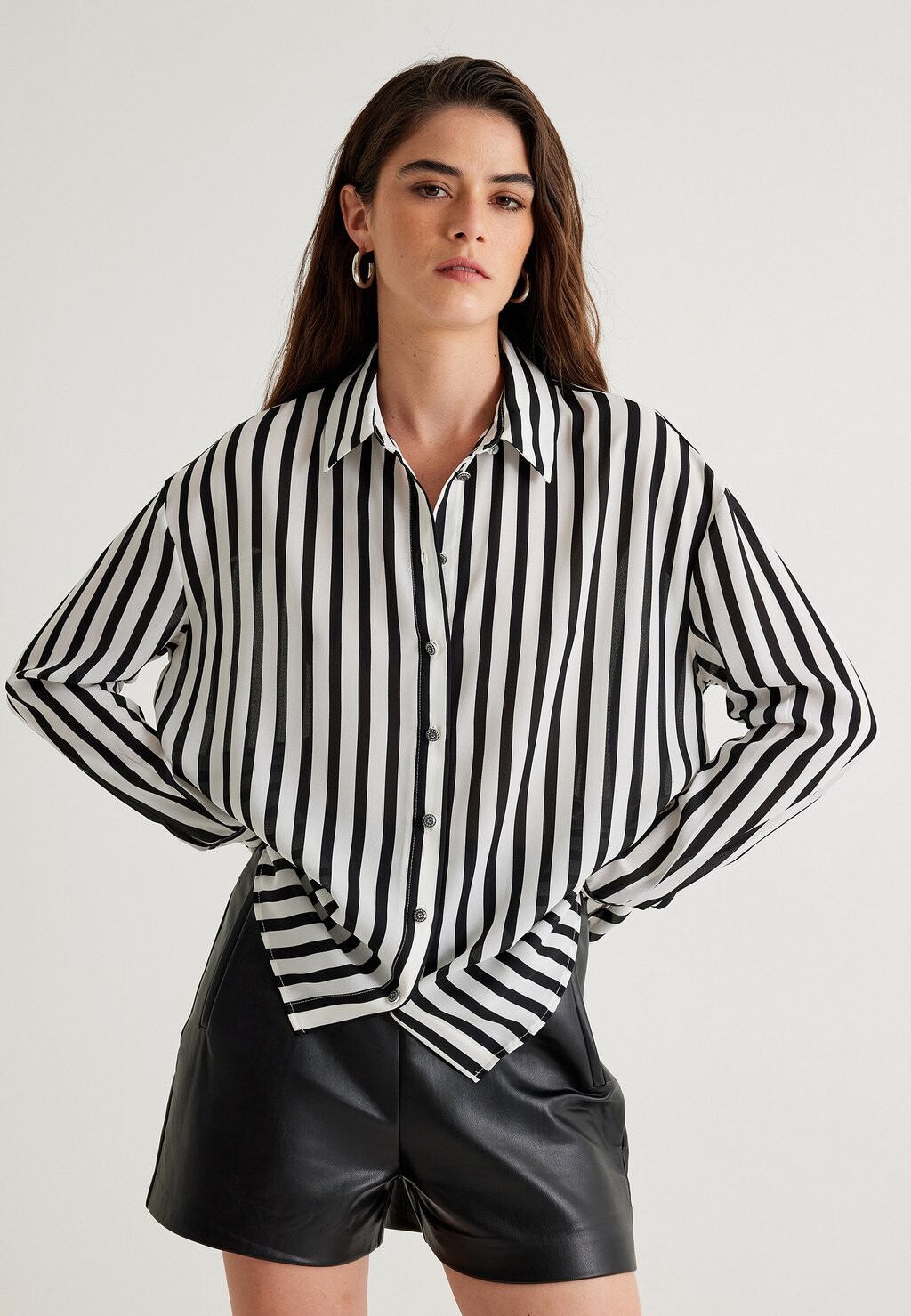 

Блузка на пуговицах LONG SLEEVE Koton, черный