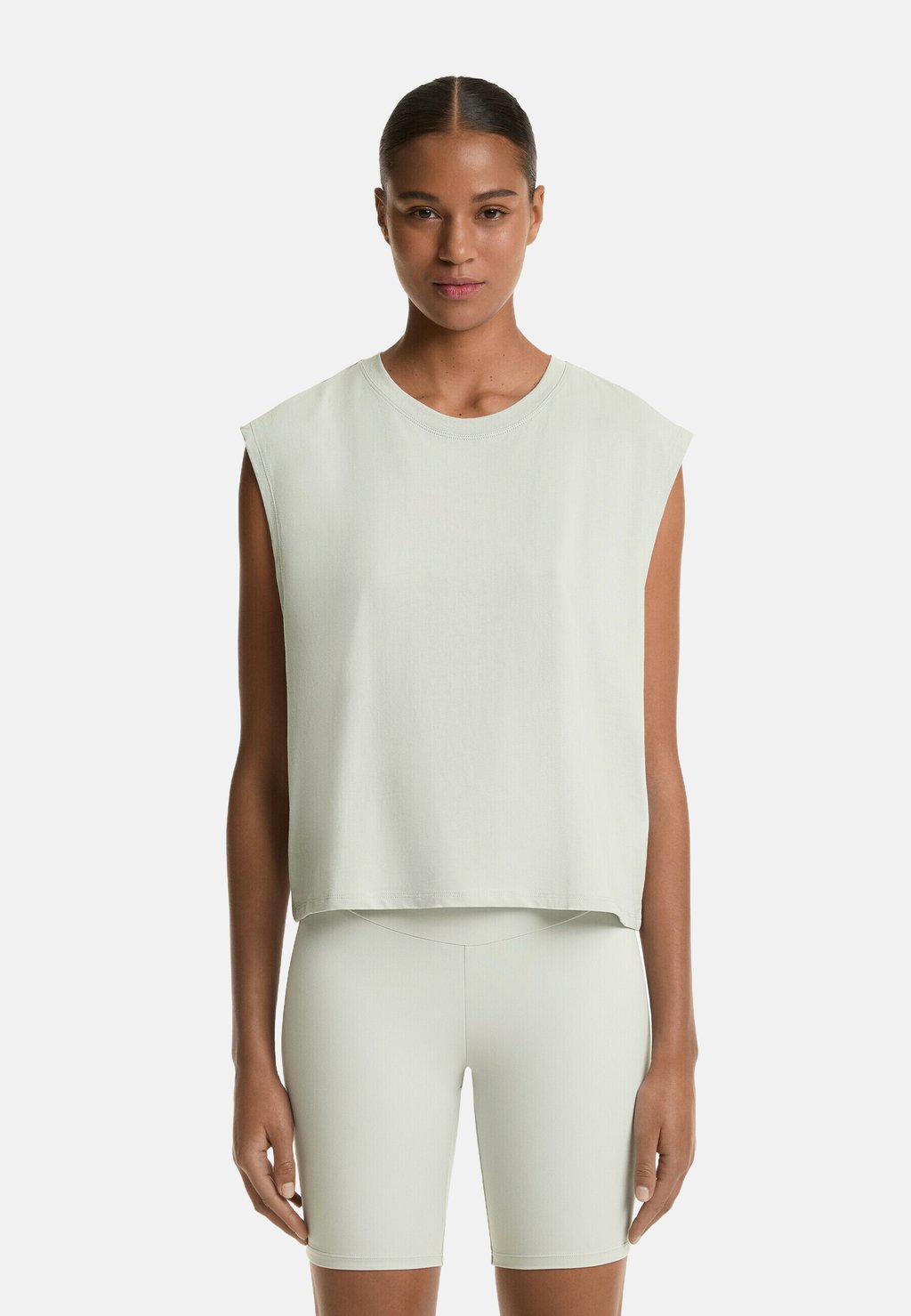 

Базовая футболка SLEEVELESS SEAMLESS OYSHO, светло-зеленый