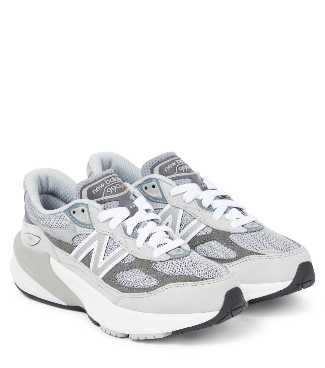 

Замшевые кроссовки 990v6 New Balance, серый