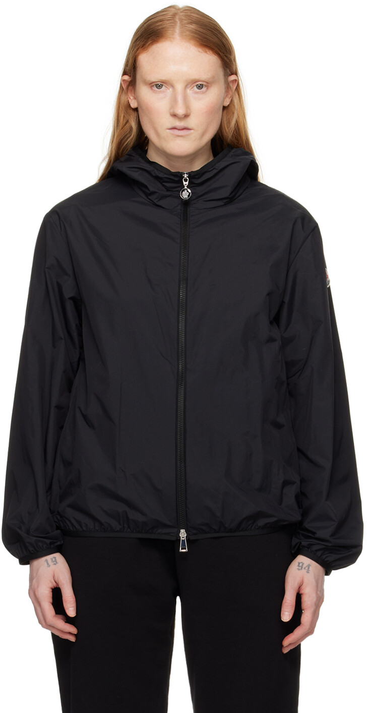 

Черная куртка Fegeo Moncler