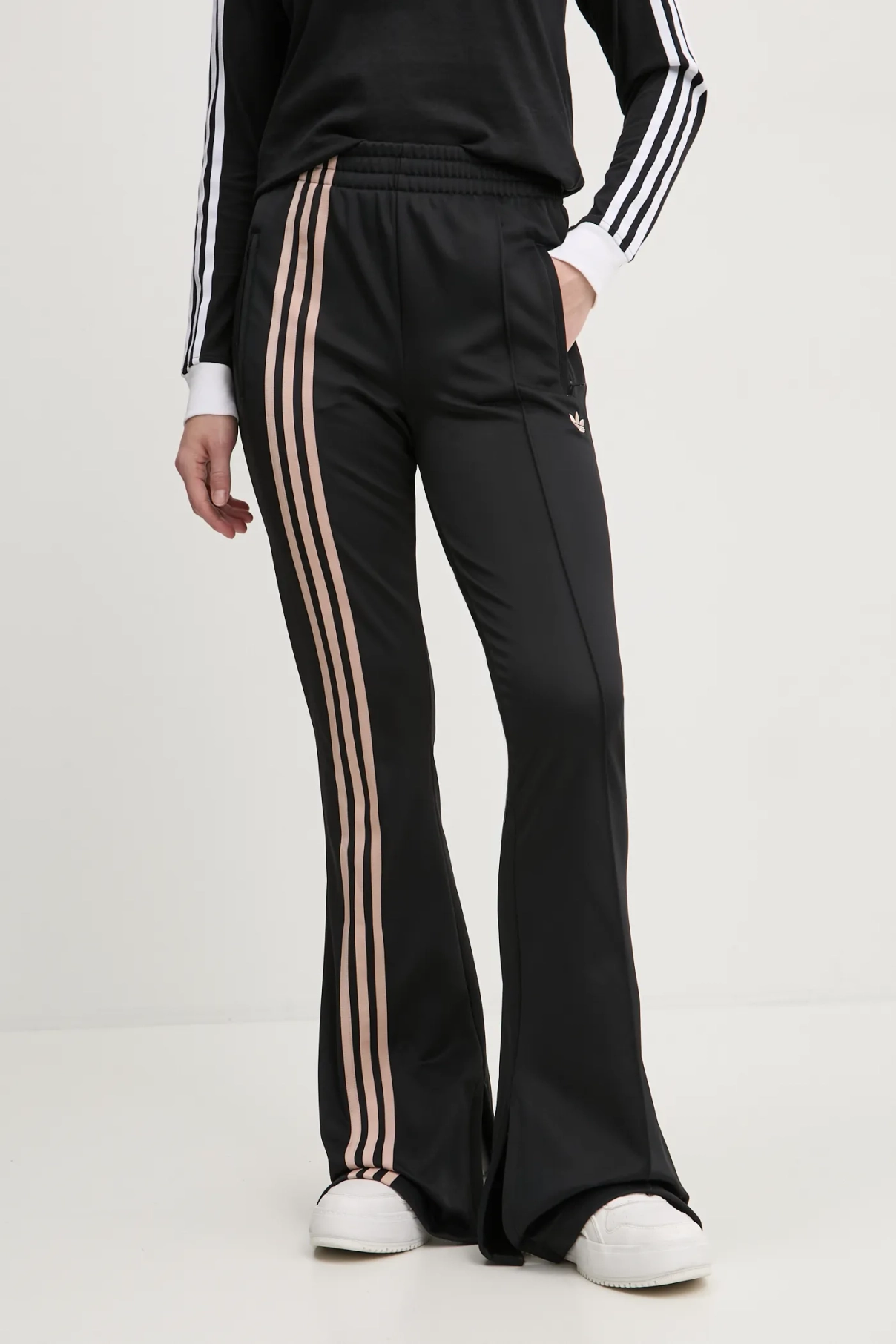 

Спортивные брюки Firebird adidas Originals, черный
