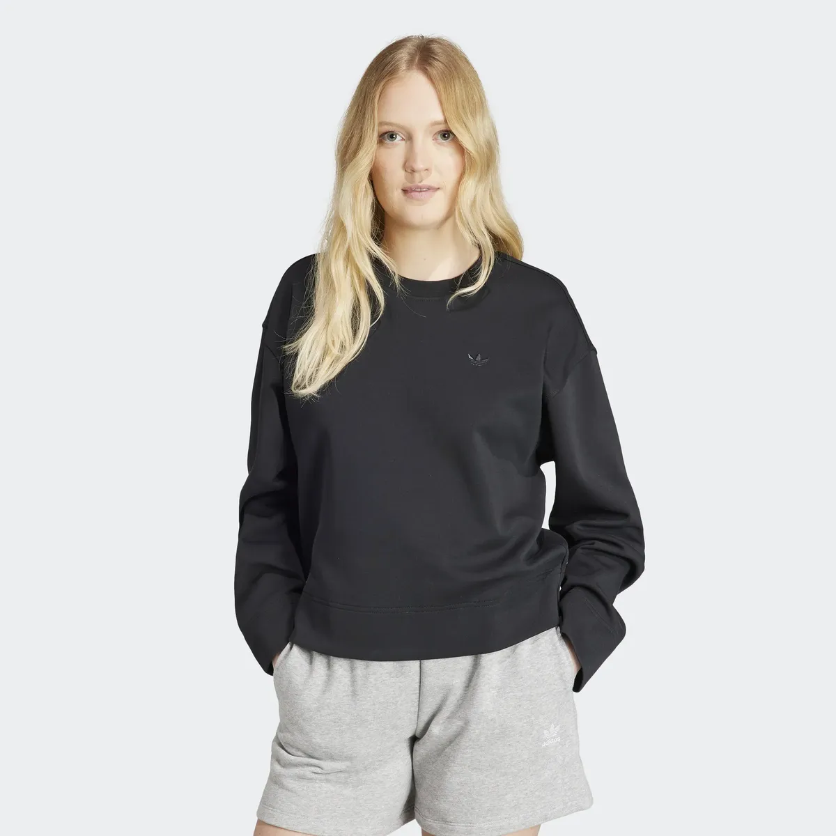 

Толстовка Adidas Originals с капюшоном "ESSENTIALS SHORT", черный
