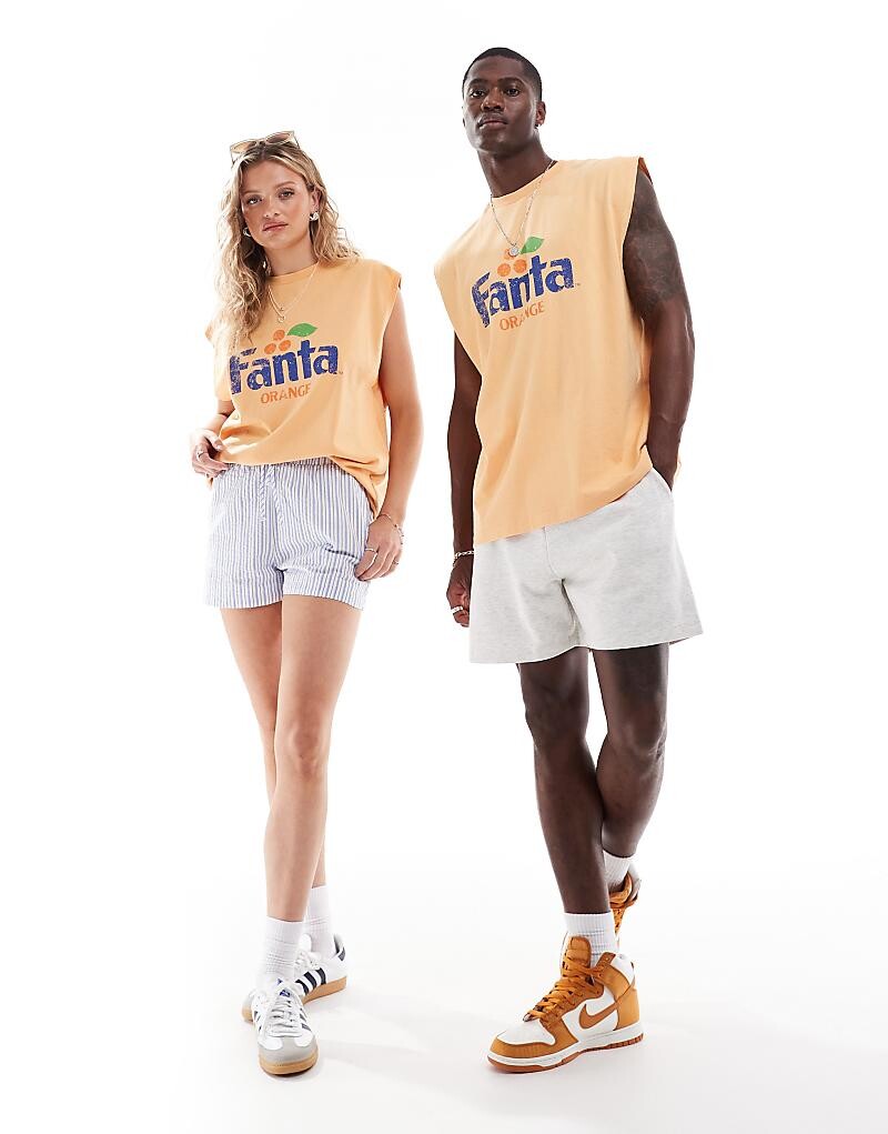 

ASOS DESIGN – Топ без рукавов унисекс с лицензионным логотипом Fanta, оранжевого цвета