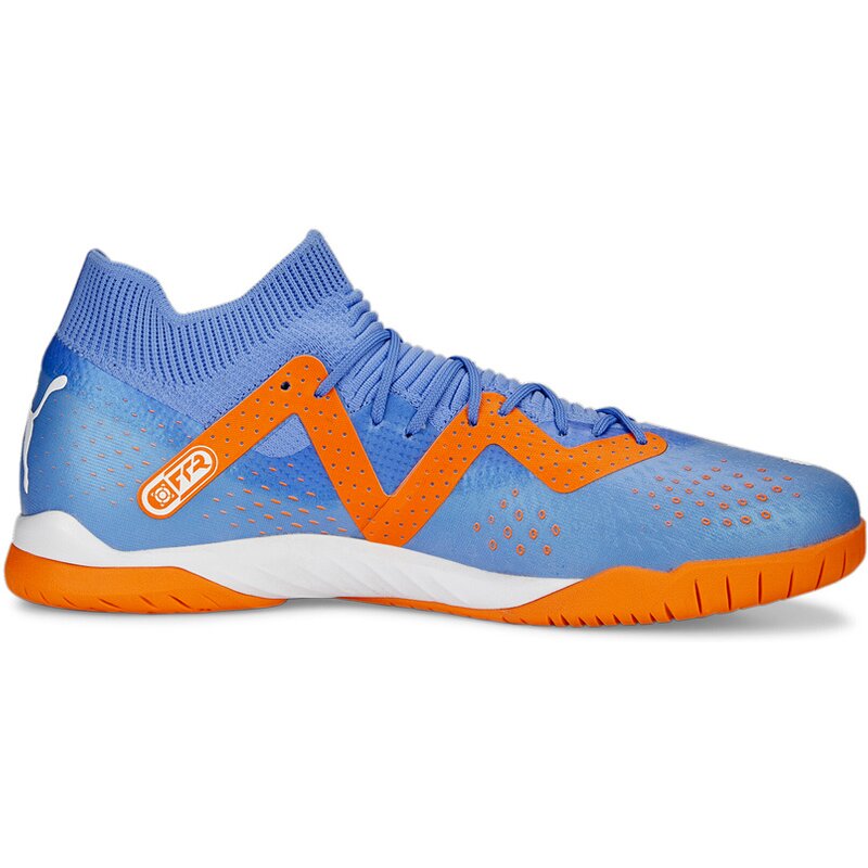 

Футбольные бутсы для зала, соответствующие будущему Puma, белый