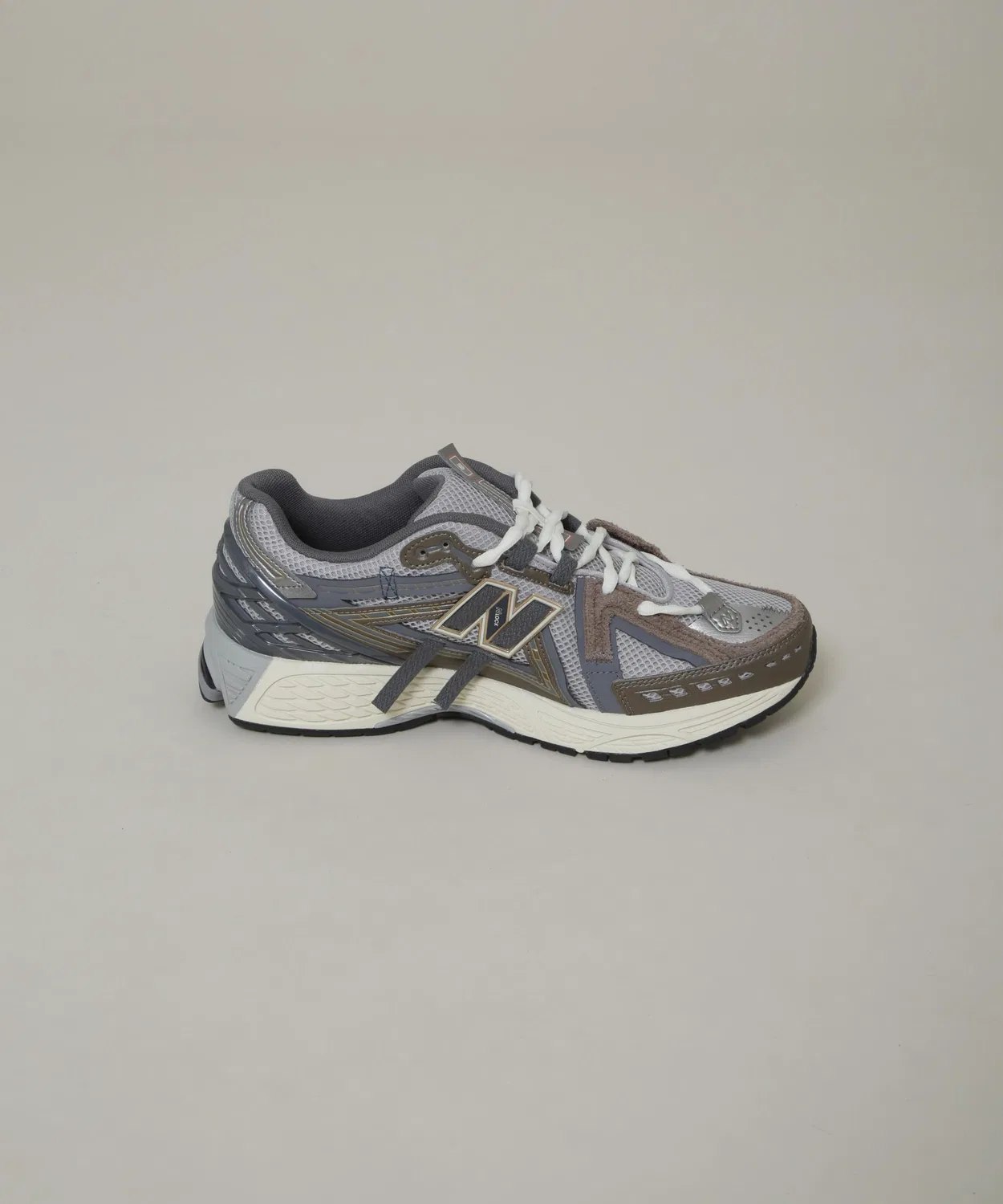 Мужские кроссовки New Balance 1906A с сеткой и кожаными вставками коричневые — фото 3