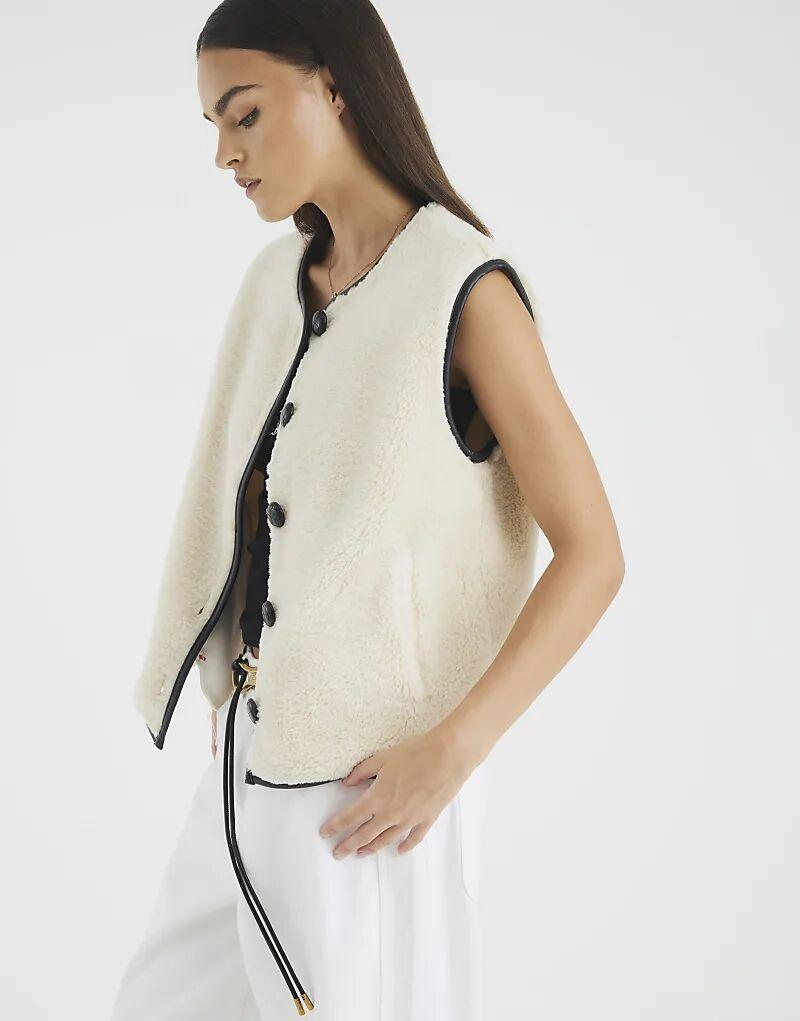 

Жилет River Island Borg с пуговицами кремового цвета