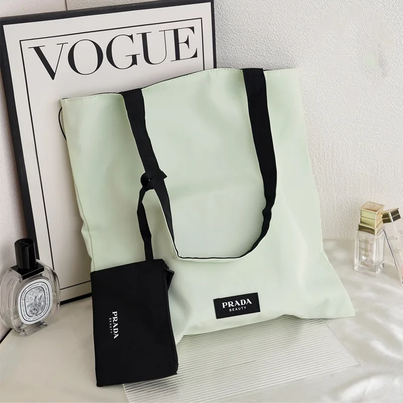 PRADA Косметичка большая портативная цвета горохово-зеленого и розового — фото 2