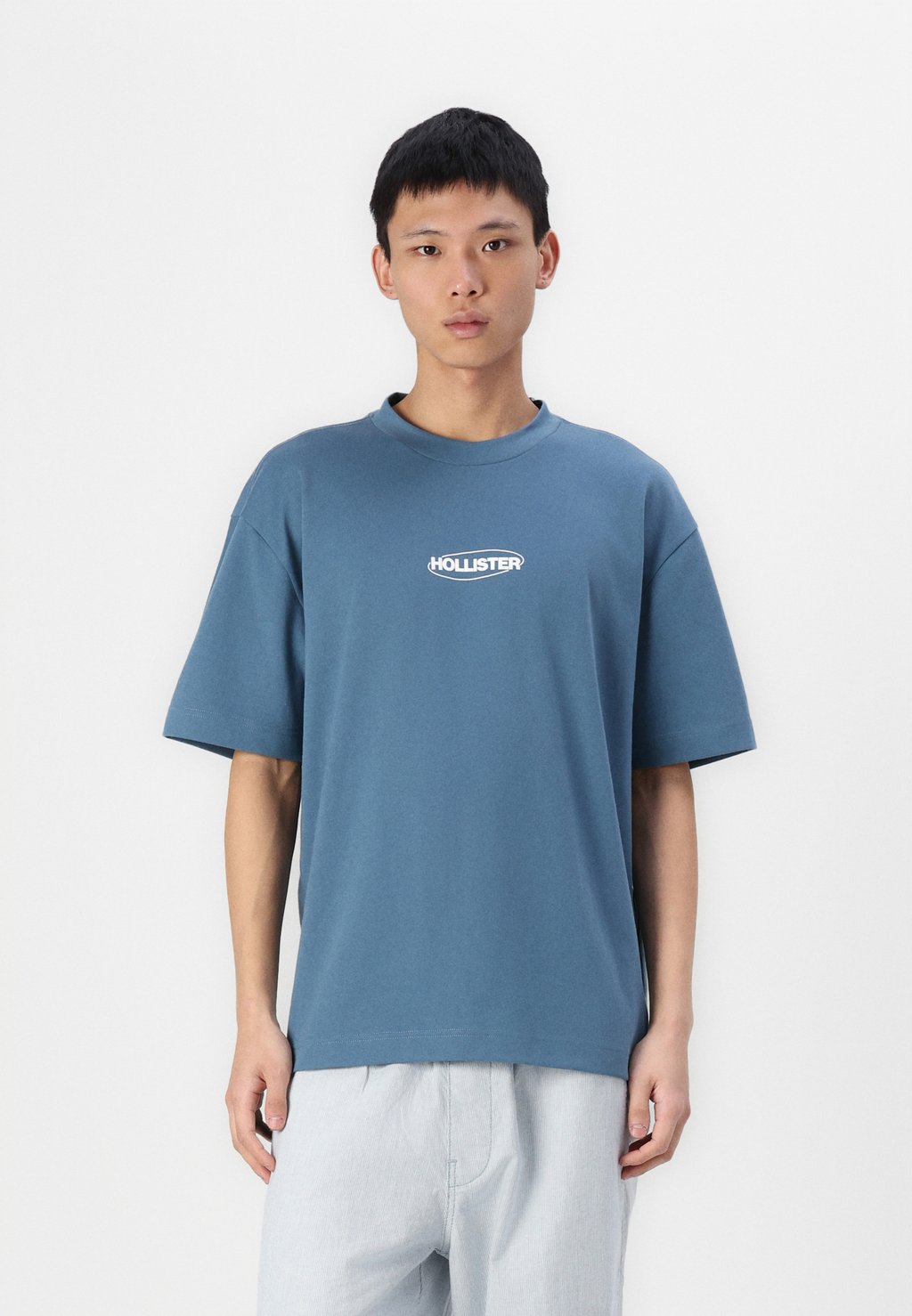 

Футболка с принтом BOXY COOLING LOGO Hollister Co., светло-голубой
