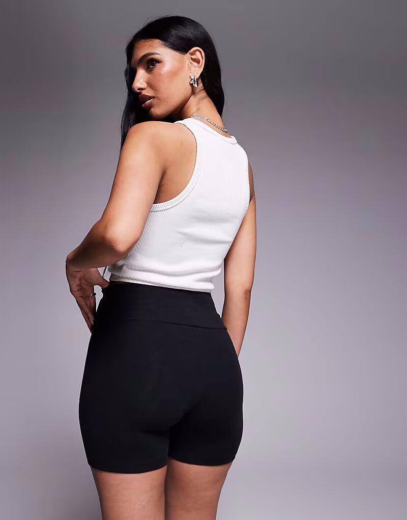 Черные шорты Adidas Originals Trefoil Essentials в рубчик — фото 4