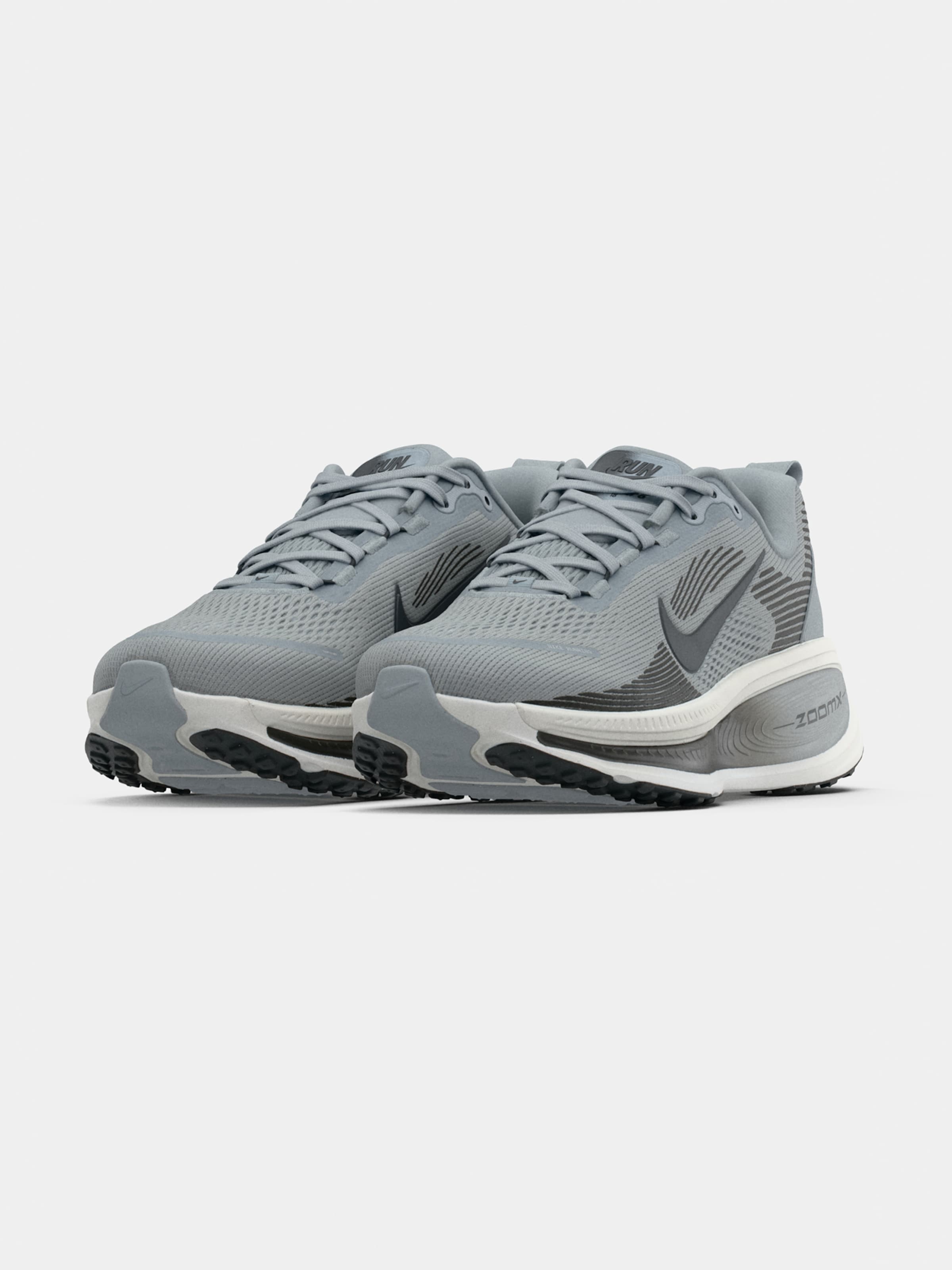 NIKE Беговые кроссовки 'VOMERO 18' в цвете Grey, Anthracite — фото 2