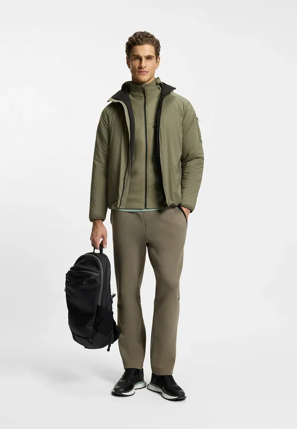 Куртка Ow_Lite x jt hd light jacket Boss, цвет хаки семь — фото 2