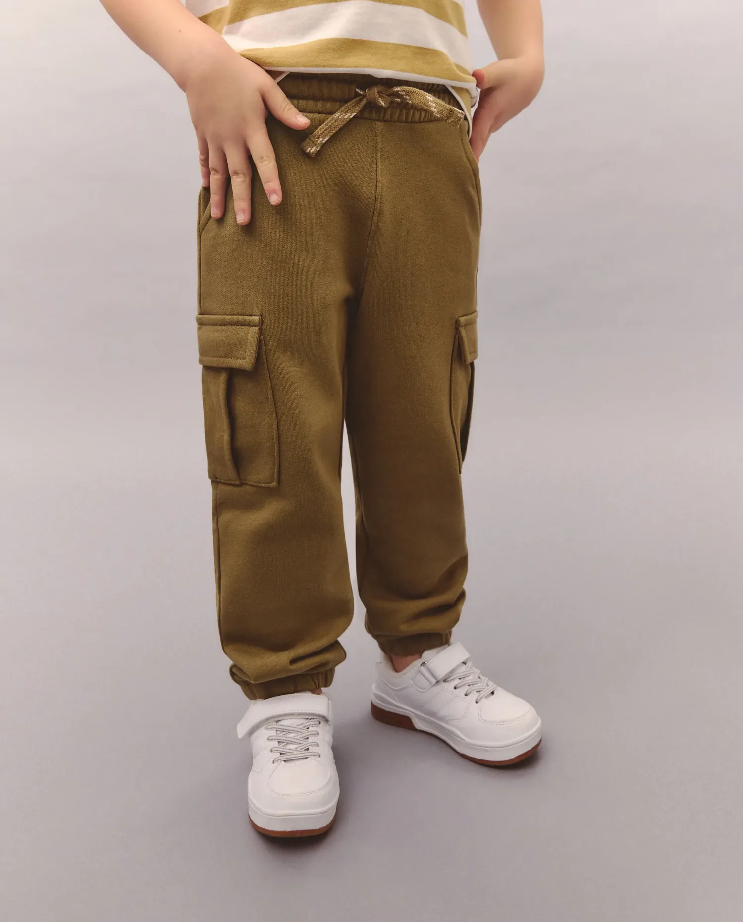 Мальчишечьи спортивные штаны карго из флиса Kids El Corte Inglés, хаки — фото 2