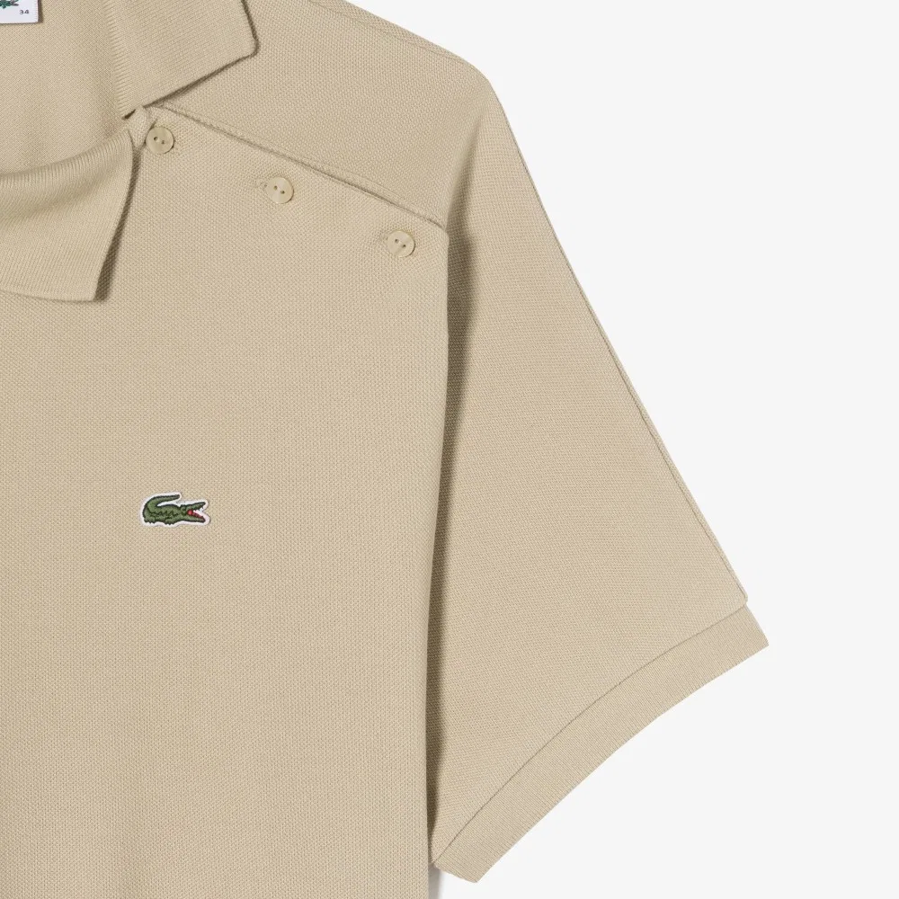 Платье-поло Lacoste бежевого цвета с косой планкой — фото 4