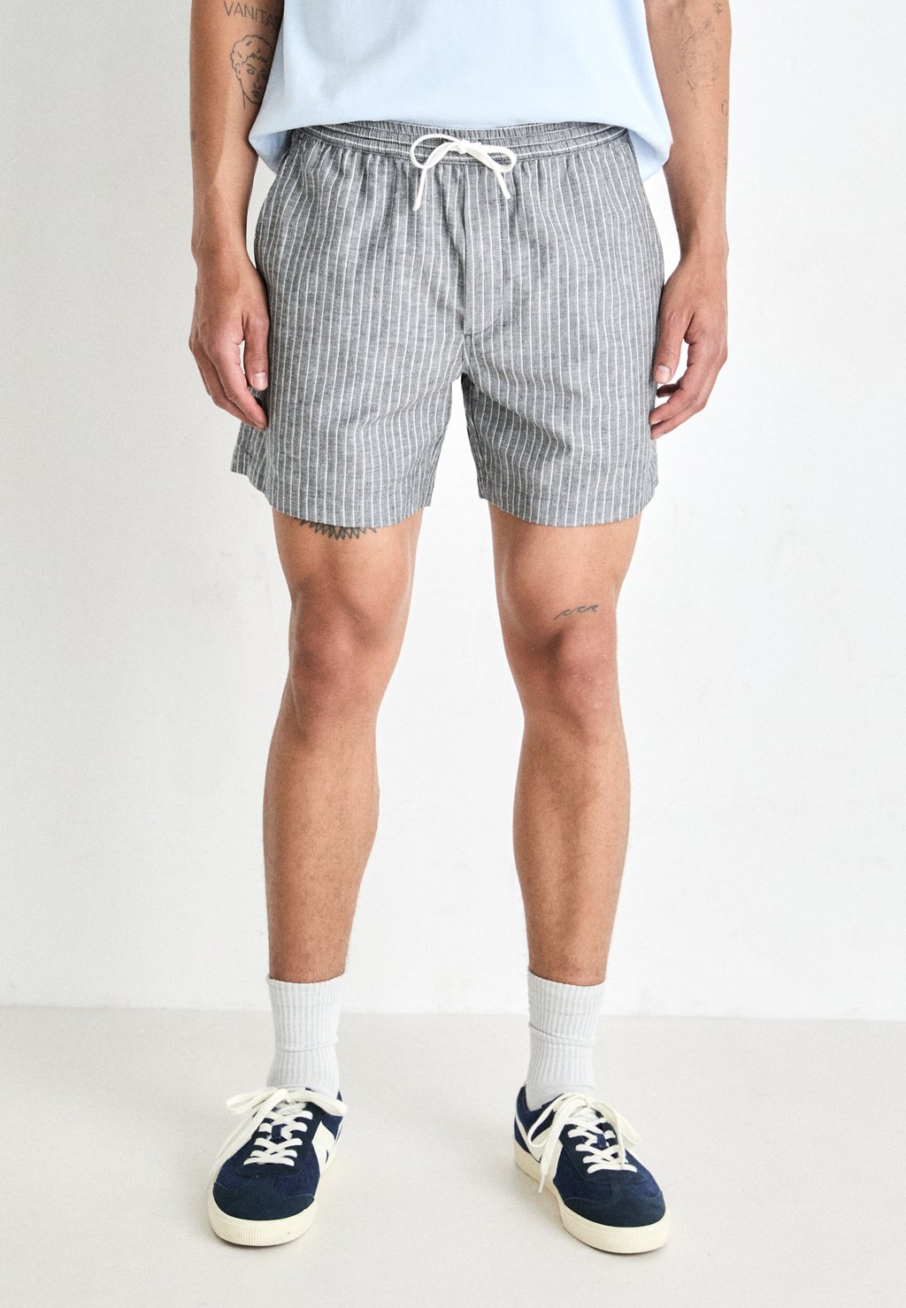 

Шорты STRIPED Weekday, черный