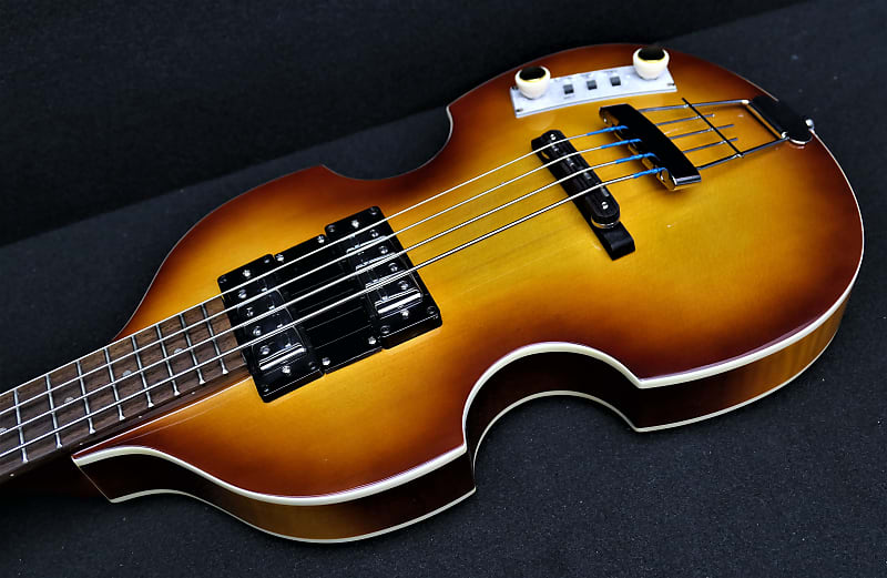 

Басс гитара Hofner CUSTOM McCartney Revolution Cavern Look Beatle Bass HI-CA-PE-SB Flats & 500/1 type Tea Cups