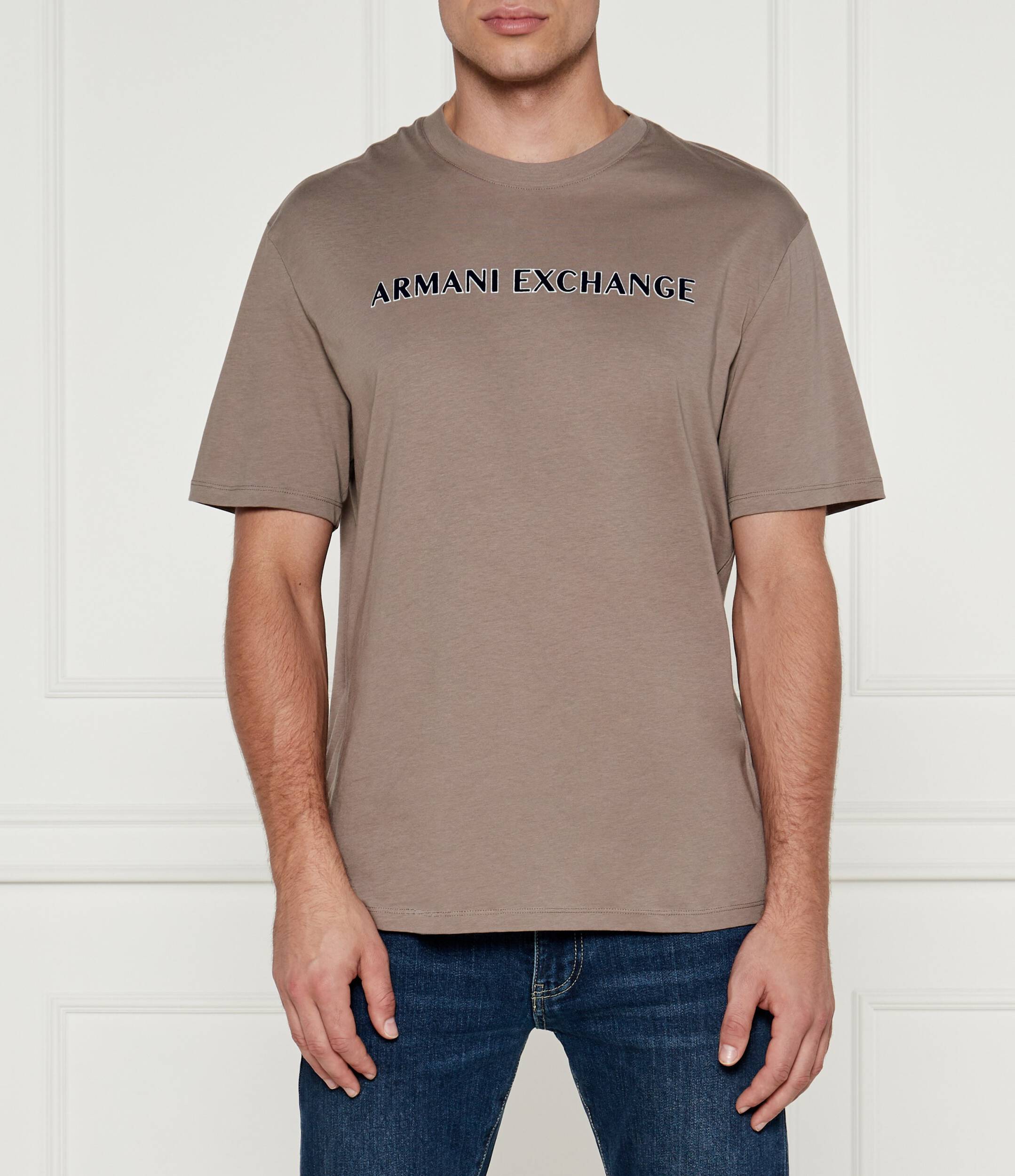 

Футболка Armani Exchange Regular Fit, бежевый